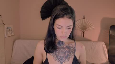 phoenixx_x online show from April 17, 10:34 pm