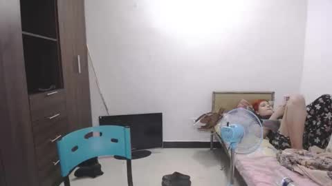 izzy online show from March 12, 3:21 am