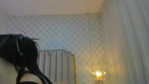    online show from March 26, 11:15 am