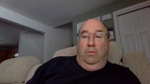 Snapshot of pickme11113 chatting on December 3, 12:44 pm pickme11113 online show from December 3, 12:44 pm