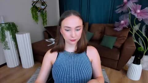 Snapshot of pieceofinspiration chatting on October 19, 7:07 pm Emelie online show from October 19, 7:07 pm