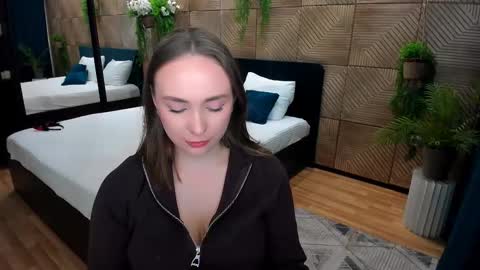 Snapshot of pieceofinspiration chatting on October 17, 8:24 pm Emelie online show from October 17, 8:24 pm