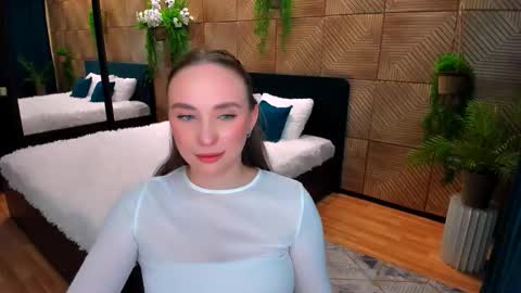 Emelie online show from November 15, 6:31 pm