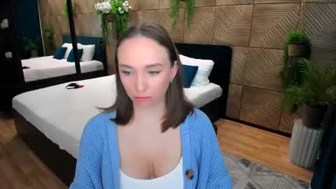 Snapshot of pieceofinspiration chatting on October 9, 11:05 am Emelie online show from October 9, 11:05 am