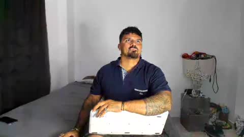 pikoro_gomez online show from August 3, 11:55 pm