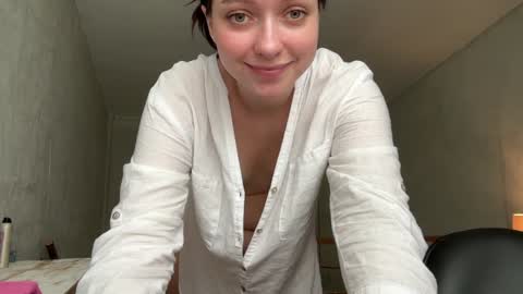 Snapshot of pileacadieri__ chatting on January 30, 6:35 am Trisha     online show from January 30, 6:35 am