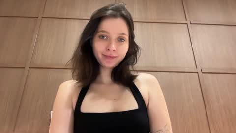 Snapshot of pileacadieri__ chatting on January 1, 12:44 pm Trisha     online show from January 1, 12:44 pm
