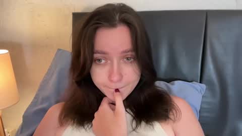 Snapshot of pileacadieri__ chatting on February 22, 10:51 am Trisha     online show from February 22, 10:51 am