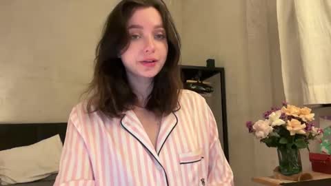Snapshot of pileacadieri__ chatting on March 8, 2:40 pm Trisha     online show from March 8, 2:40 pm