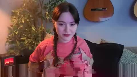 PilloGoddess online show from May 18, 6:19 am