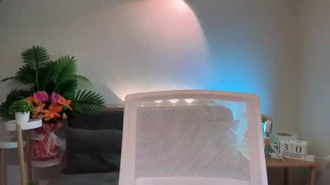 Hot Feb online show from September 30, 2:11 am