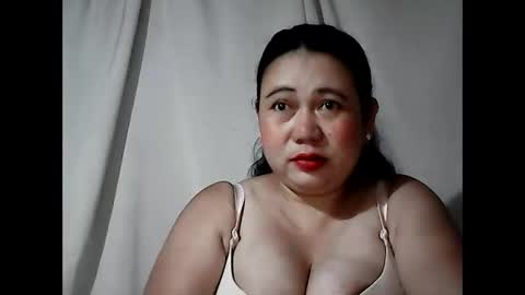 pinaymama12345 online show from April 6, 10:33 pm