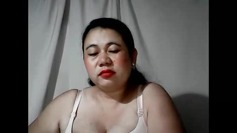 pinaymama12345 online show from March 12, 10:46 pm