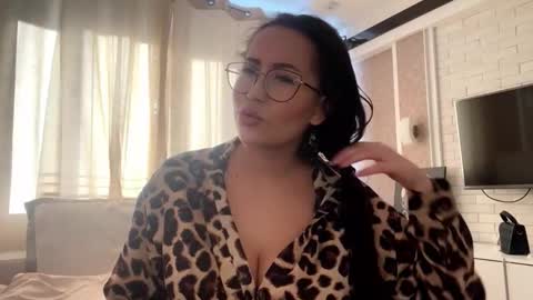 Karen online show from March 8, 12:09 pm