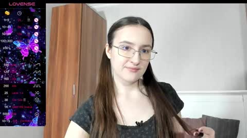 Snapshot of pingviluly chatting on October 4, 8:45 am pingviluly online show from October 4, 8:45 am