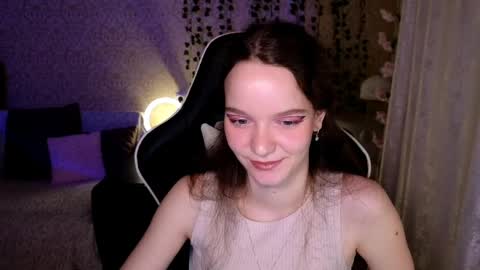 Stephanie online show from April 5, 7:55 pm