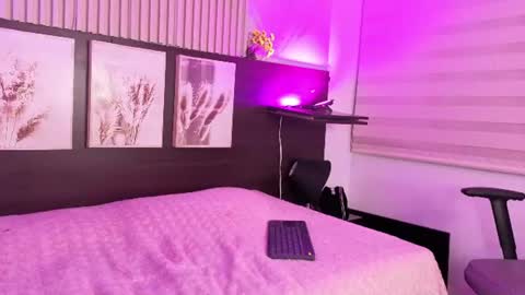 pink_as online show from June 11, 1:49 am