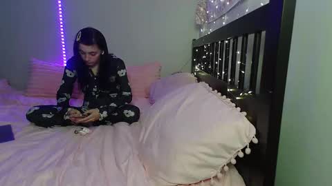 pink_tv online show from November 3, 1:17 am