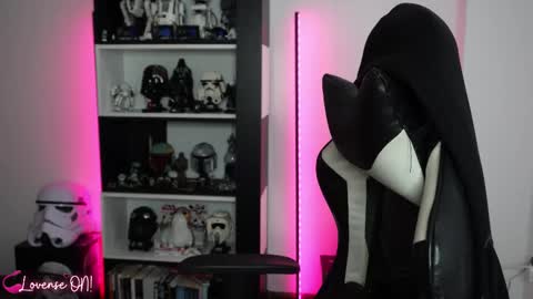 Emily online show from December 17, 7:42 pm