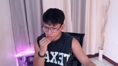 froi online show from August 5, 1:02 am