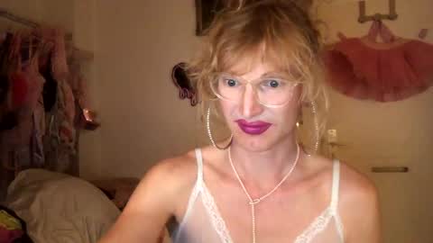 pinkfag online show from December 3, 8:22 pm