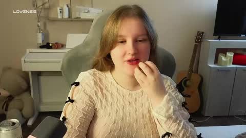 pinkiep1e online show from May 8, 3:23 am