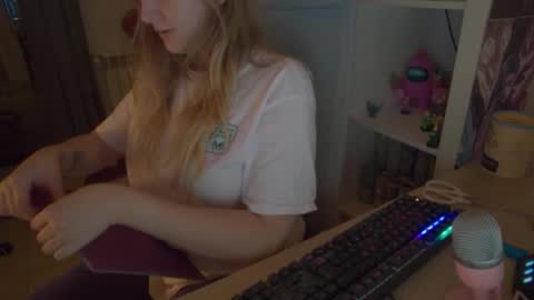 pinkladyx2 online show from October 26, 1:17 am