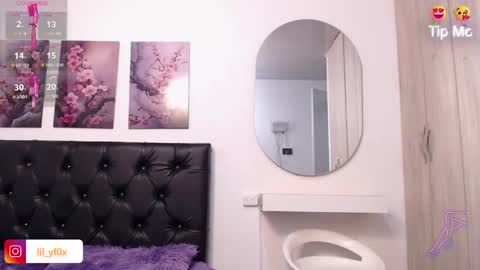 pinky_f00x online show from November 11, 8:44 pm