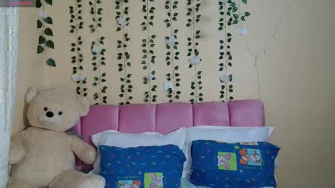 Pinky online show from February 24, 1:52 am