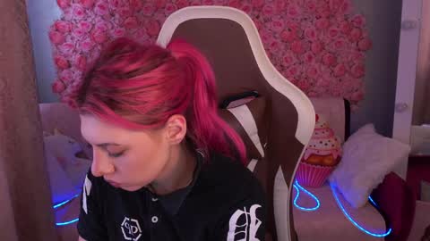 pinkytrix online show from May 18, 12:55 pm
