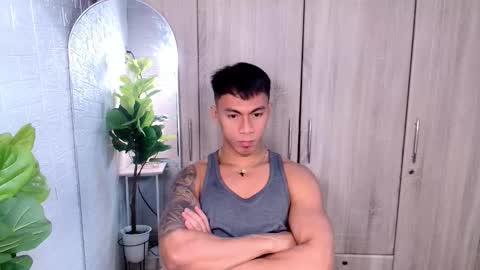 Snapshot of pinoymilker chatting on October 21, 4:17 am ethan online show from October 21, 4:17 am