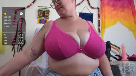 Em online show from October 29, 9:15 pm