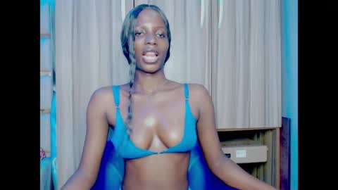 Ella online show from May 21, 7:04 am