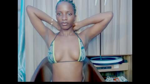 Ella online show from July 6, 10:34 am