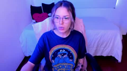 pixie online show from June 6, 11:27 am