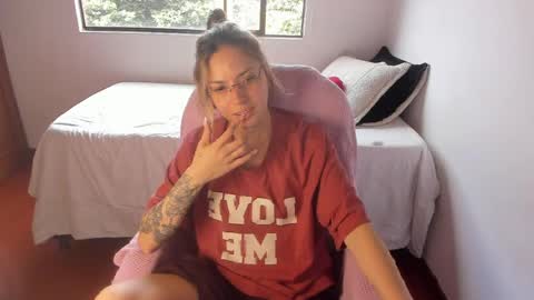 pixie online show from April 18, 7:58 pm