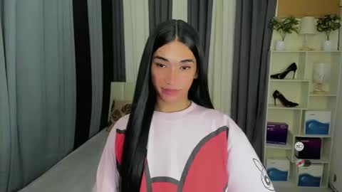 pixiedoll_ online show from February 24, 9:34 am