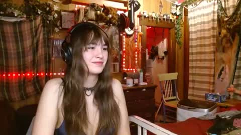 Izzy online show from March 25, 1:34 am