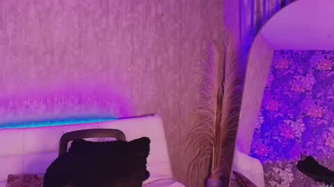 cris online show from March 17, 5:45 am