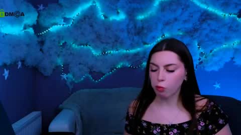 Sophie online show from April 22, 7:32 pm