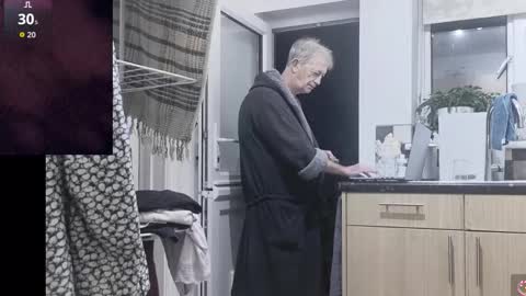 Play Me online show from October 29, 11:49 pm