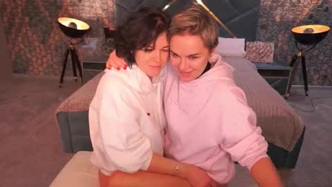 Ira brunette and Vika blonde online show from December 1, 1:53 pm