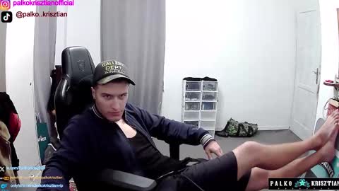 plkrisztian online show from December 19, 11:27 am