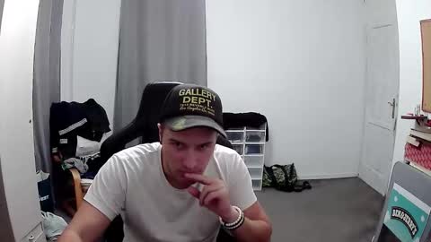 plkrisztian online show from September 18, 6:56 pm