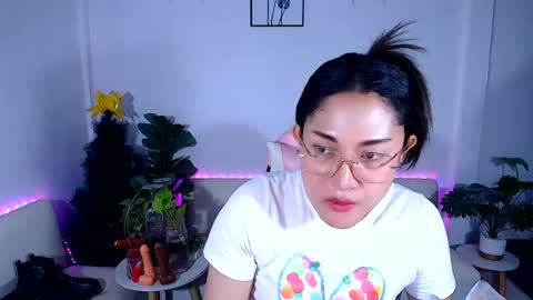 Ploysai online show from June 23, 8:44 am