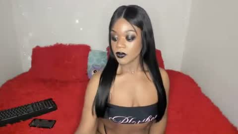 plushd0ll online show from December 3, 7:25 pm