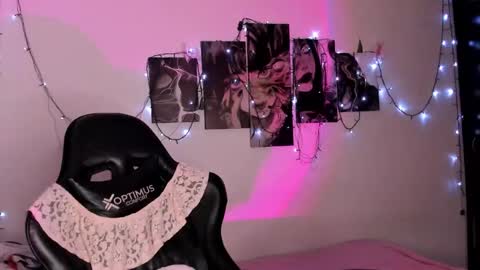 Willow                      Hours 12pm to 630pm Colombian time FRIDAY AND SUNDAY FREE DAYS online show from December 3, 5:35 pm