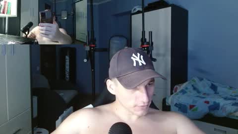 Snapshot of poliglotjoe chatting on October 10, 2:23 pm Poliglot online show from October 10, 2:23 pm