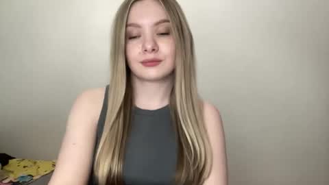 polishangel222 online show from May 11, 5:43 pm
