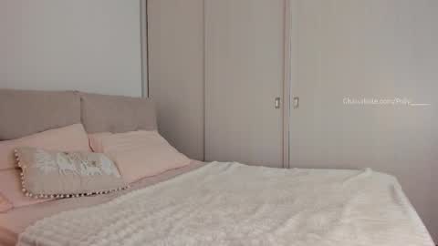 Polly online show from November 5, 4:09 pm